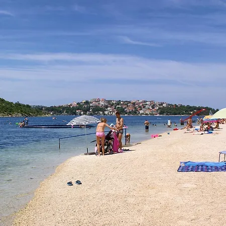 Stupin Celine 2096b Rogoznica (Sibenik-Knin)